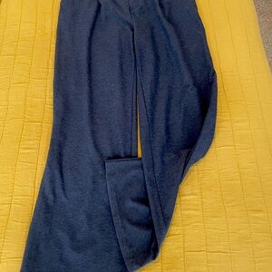 Vuori Women’s Elevation Trouser Color: Navy Heather